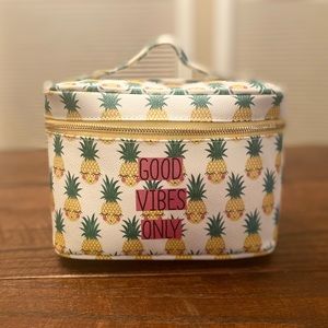 Good Vibes Only Pineapple Cosmetic Carrying Case With Handle